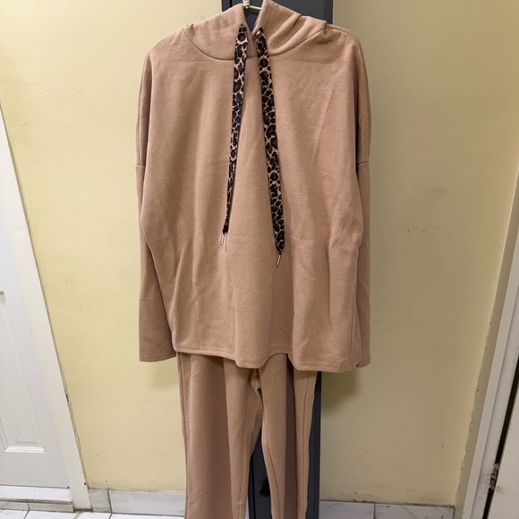 Sweaters - Women's Tan Sweater with Leopard Print Tie 2 piece set